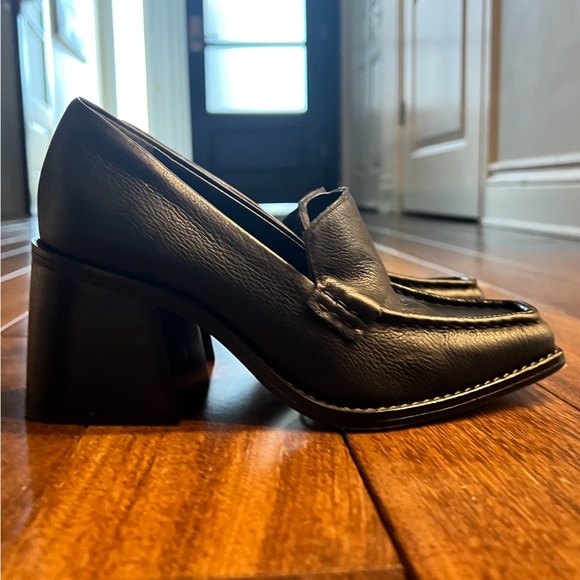 Vince Camuto heel shoes - Picture 3 of 8